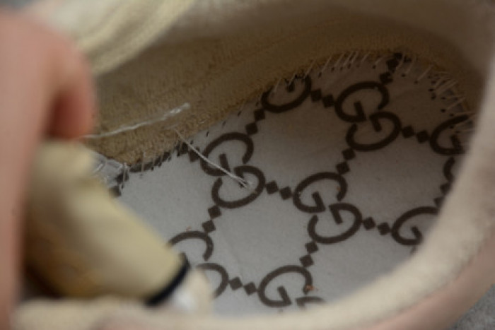 G*u*i ace embroidered low-top sneaker 43194 a38g0 9064