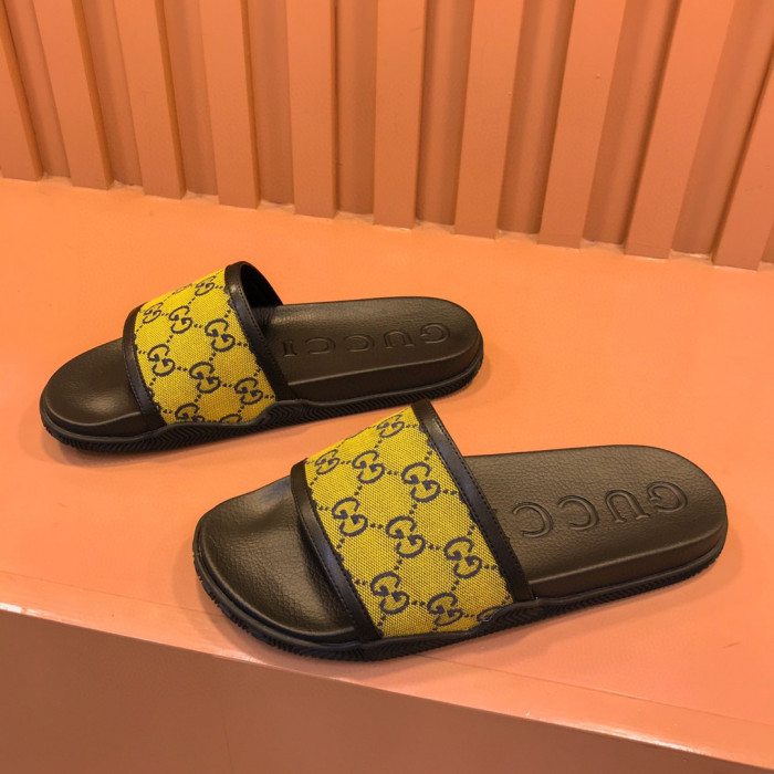 G*u*i slippers