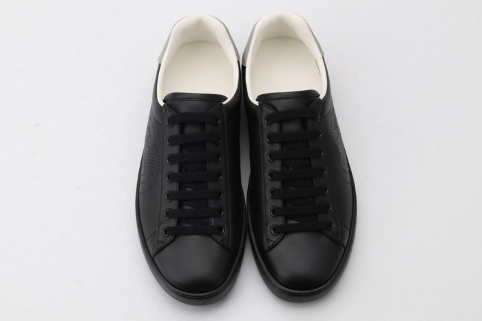 G*u*i low-top sneaker