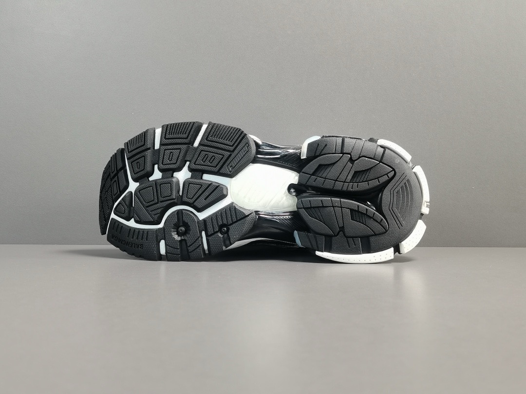 Ba*len*cia*ga runner sneaker