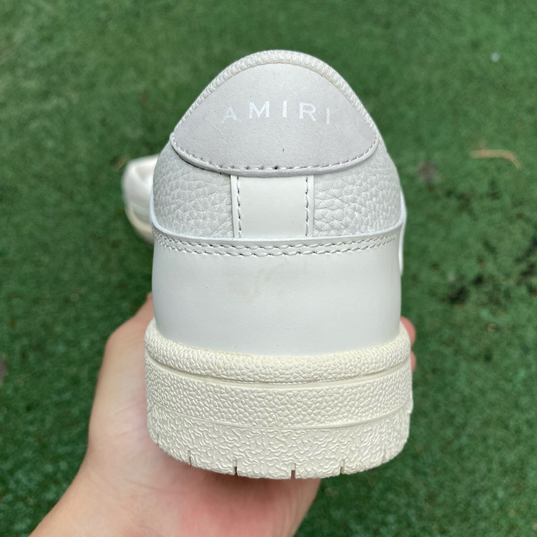 AR1M1 Low-Top Sneaker