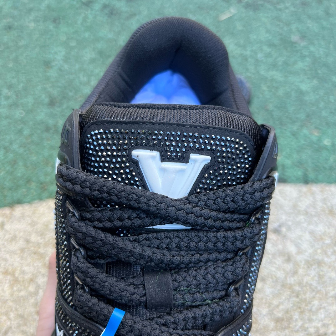 LV TRAINER MAXI Full of diamonds black