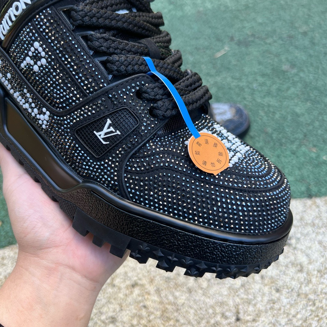 LV TRAINER MAXI Full of diamonds black