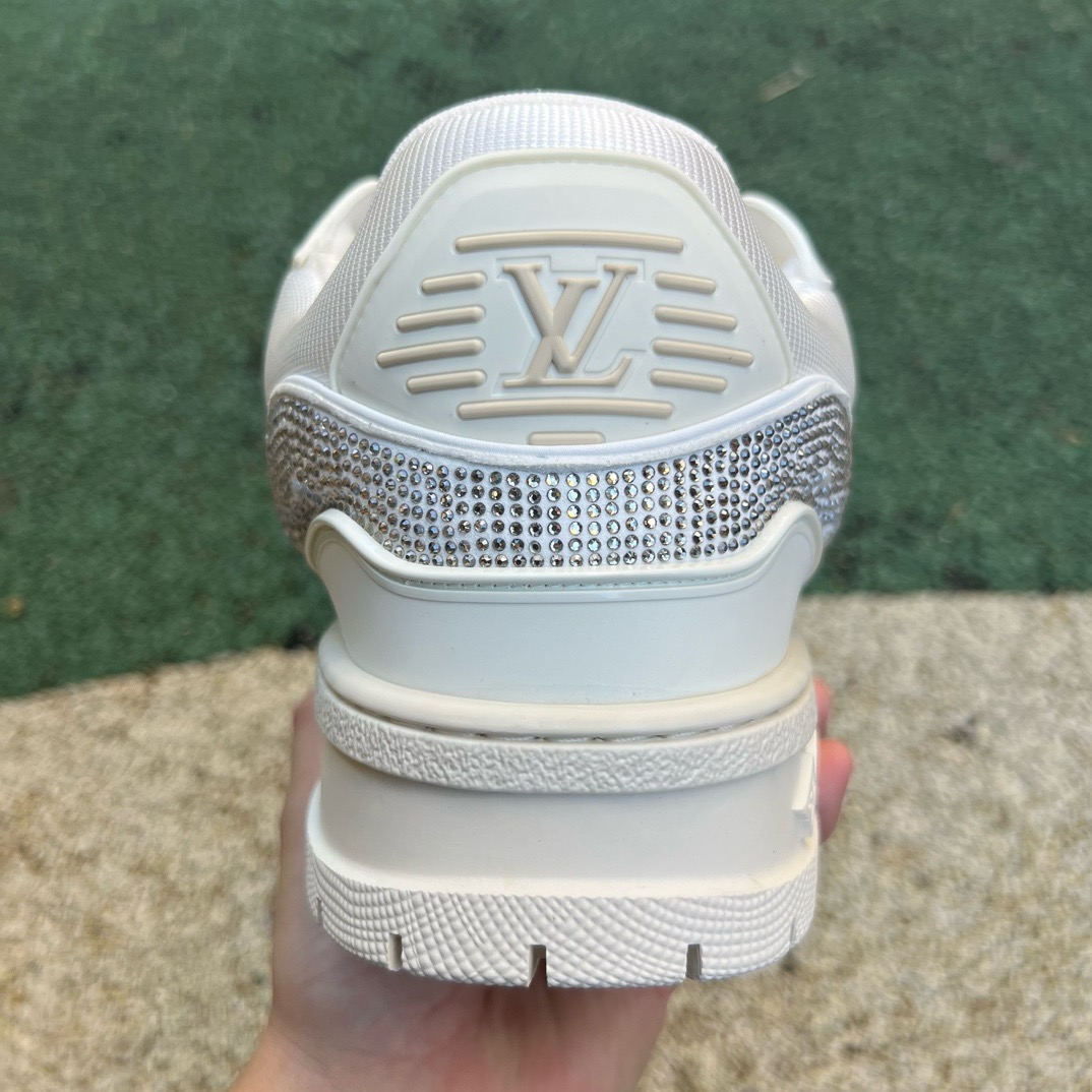 LV TRAINER MAXI Full of diamonds white