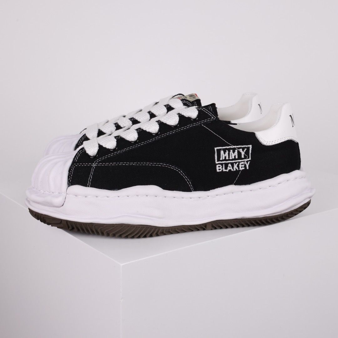 Ma*s*n mihara yasuhiro mmy sneaker